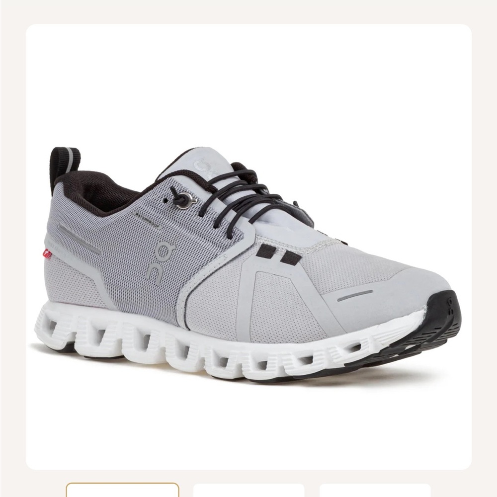 On Cloud womens Lightweight Running Shoe in glacier